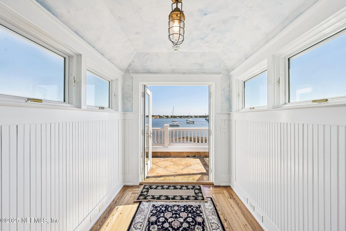 Interior, Pendant Lights, Water, Wood Texture Flooring