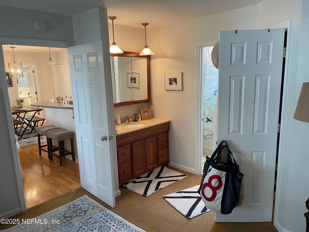 Bathroom, Interior, Pendant Lights, Wood Texture Flooring