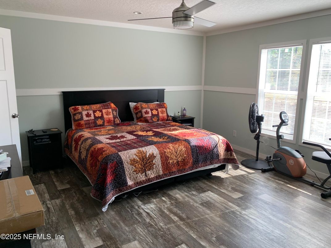 Bedroom, Fitness Equipment, Interior, Wood Texture Flooring