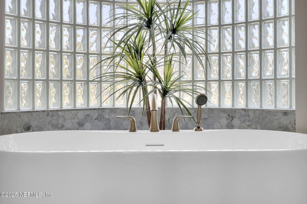 Bathroom, Free Standing Baths, Interior