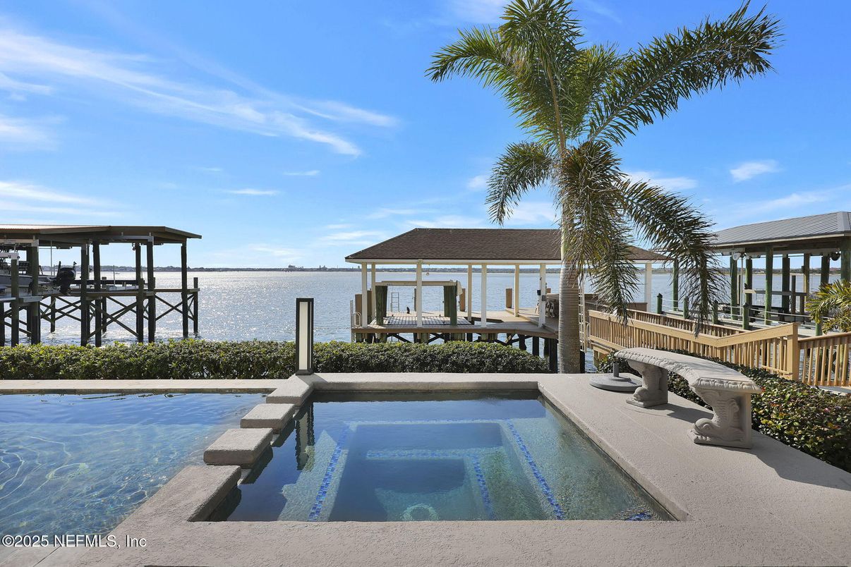 Exterior, Pool, Water