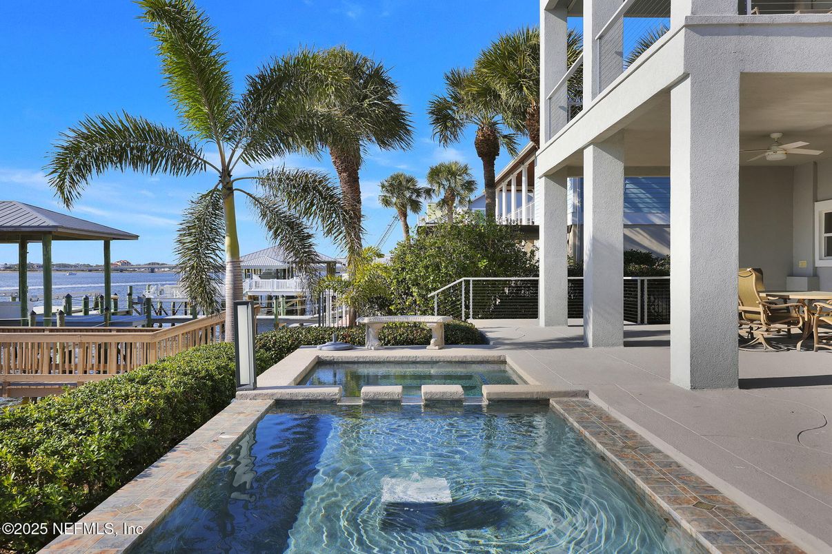 Exterior, Pool, Water