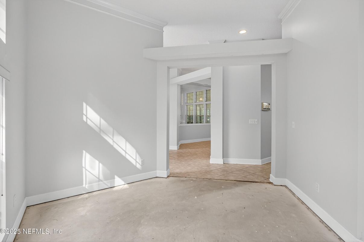 Empty room, Interior, Recessed Lighting