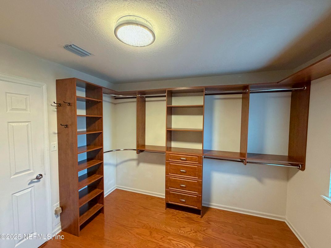 Interior, Walk-in Closets, Wood Texture Flooring