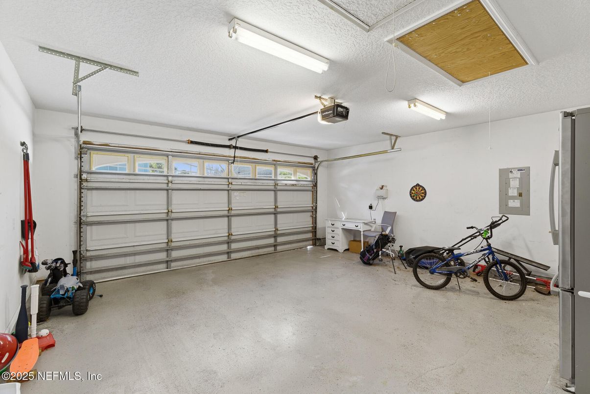 Garage, Interior