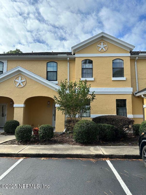 Exterior, Facade, Mediterranean