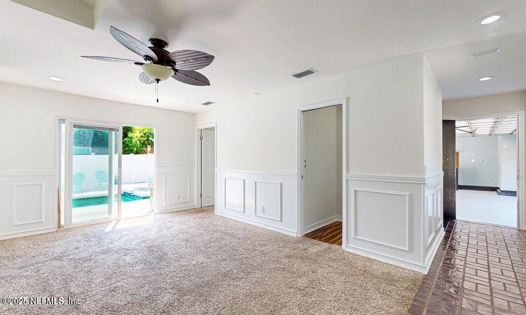 Empty room, Interior, Recessed Lighting