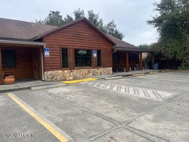 Exterior, Facade, Log Home