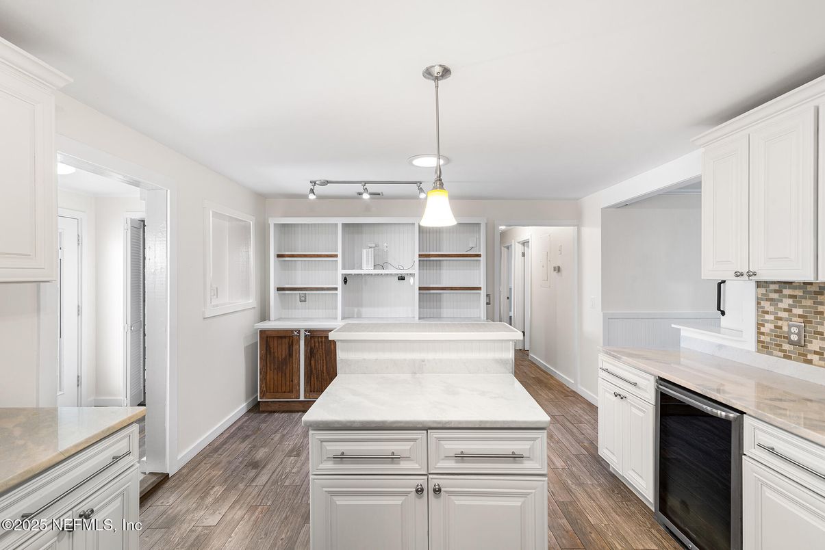 Interior, Kitchen, Pendant Lights, Wood Texture Flooring