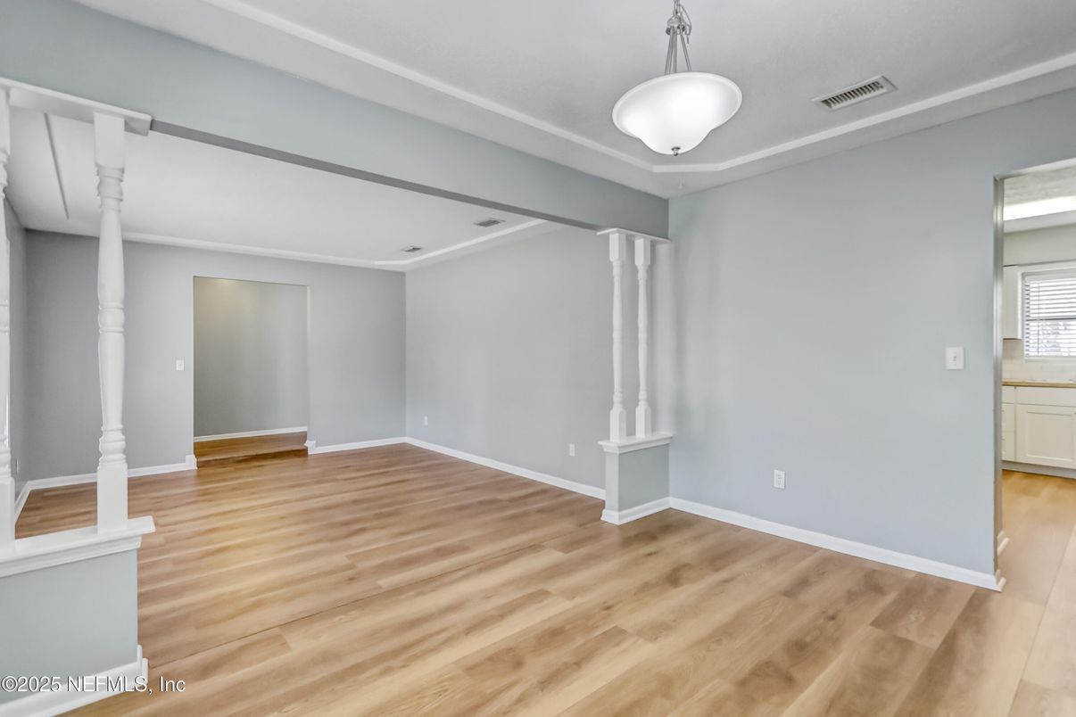 Empty room, Interior, Pendant Lights, Wood Texture Flooring