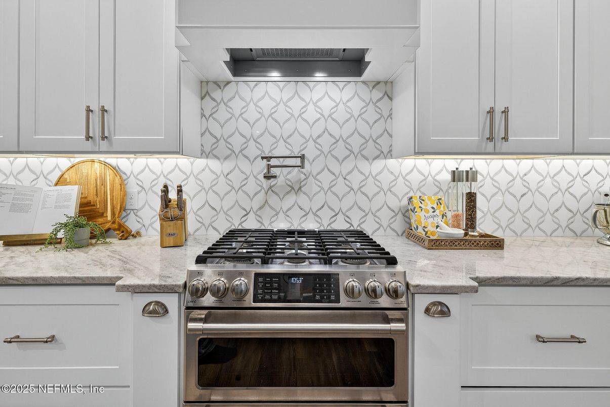 Interior, Kitchen, Stainless Steel Appliances