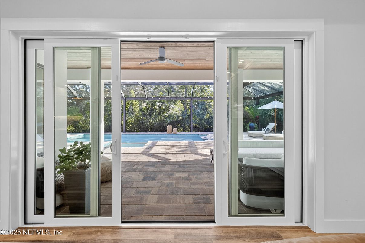 Interior, Pool, Sun Room