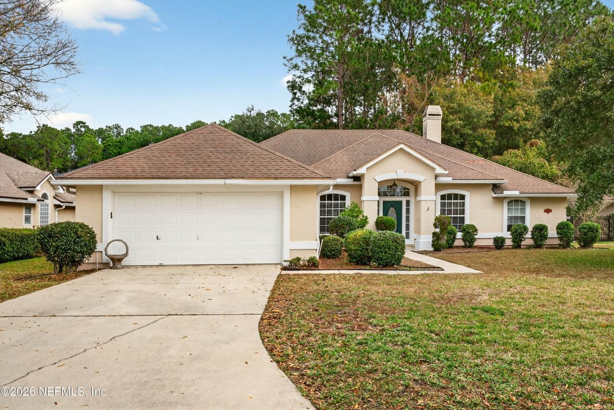 Attached, Exterior, Facade, Ranch