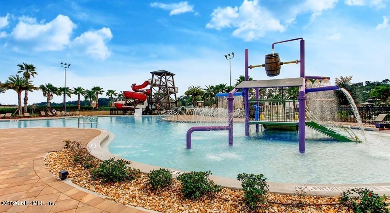 Exterior, Playground, Pool