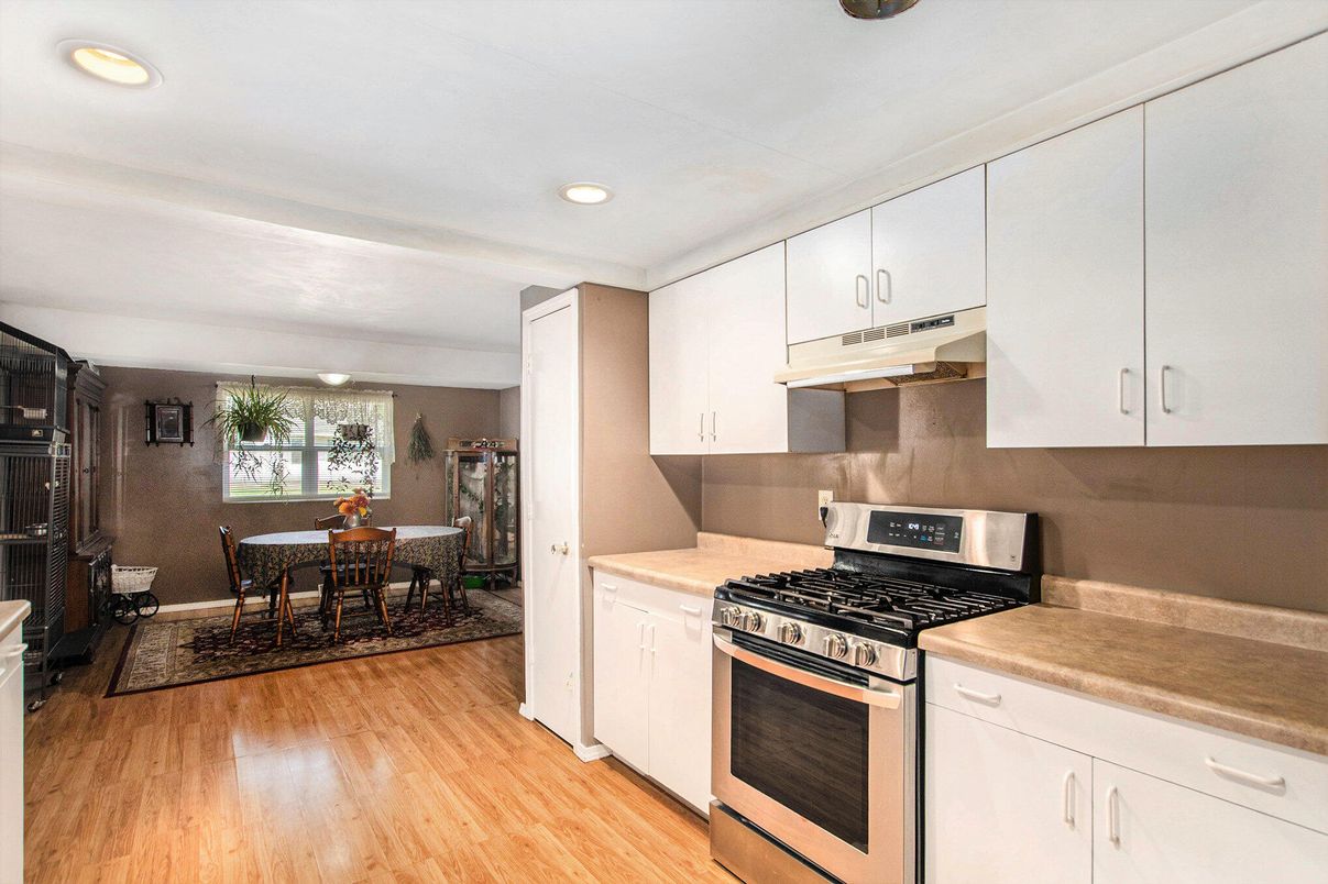 Dining room, Interior, Kitchen, Recessed Lighting, Wood Texture Flooring