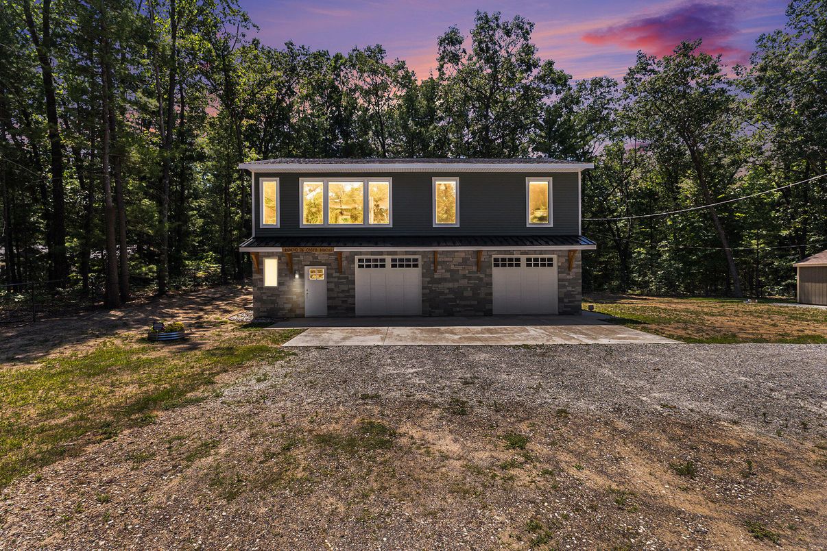 Attached, Exterior, Facade, Raised Ranch