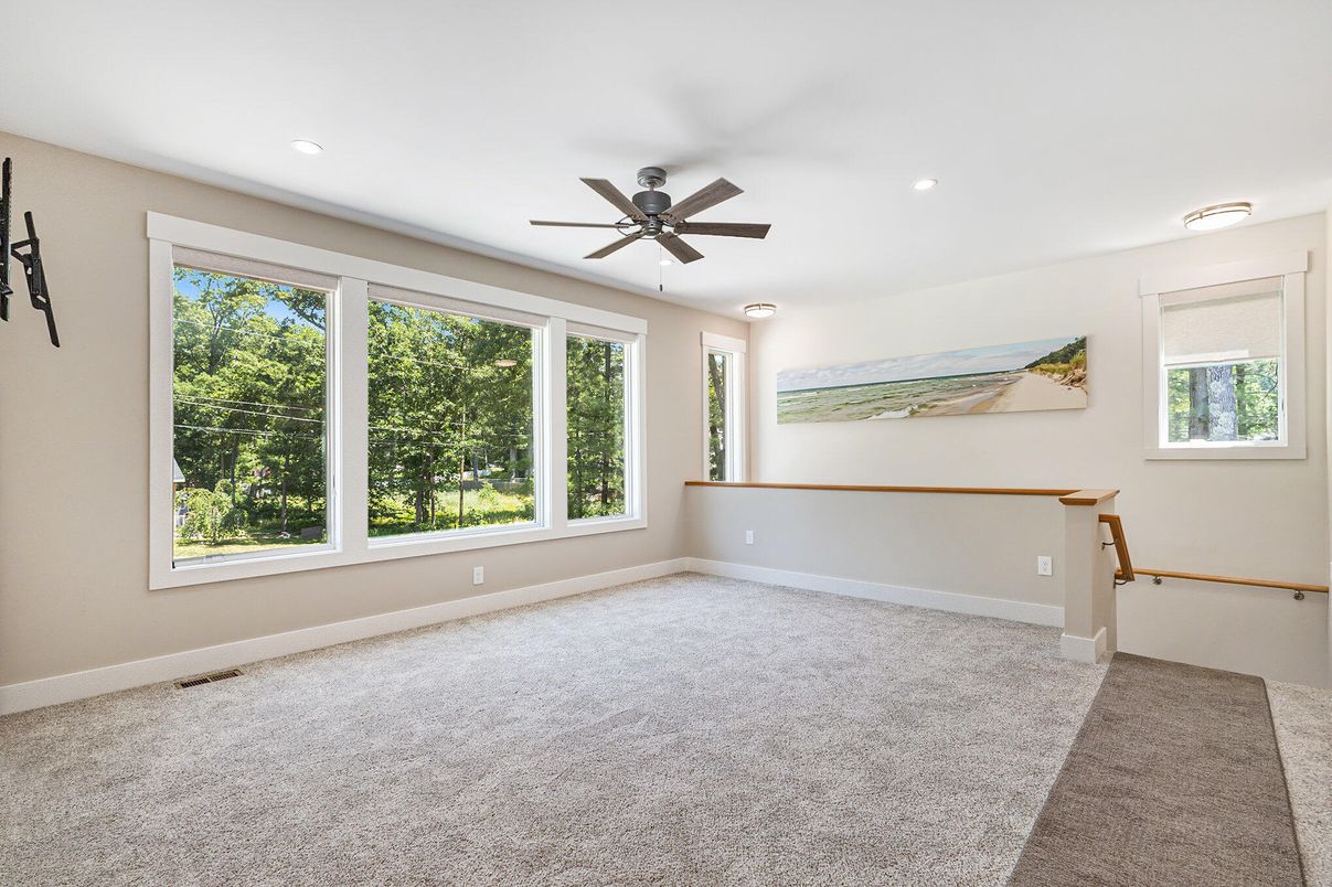 Empty room, Interior, Recessed Lighting
