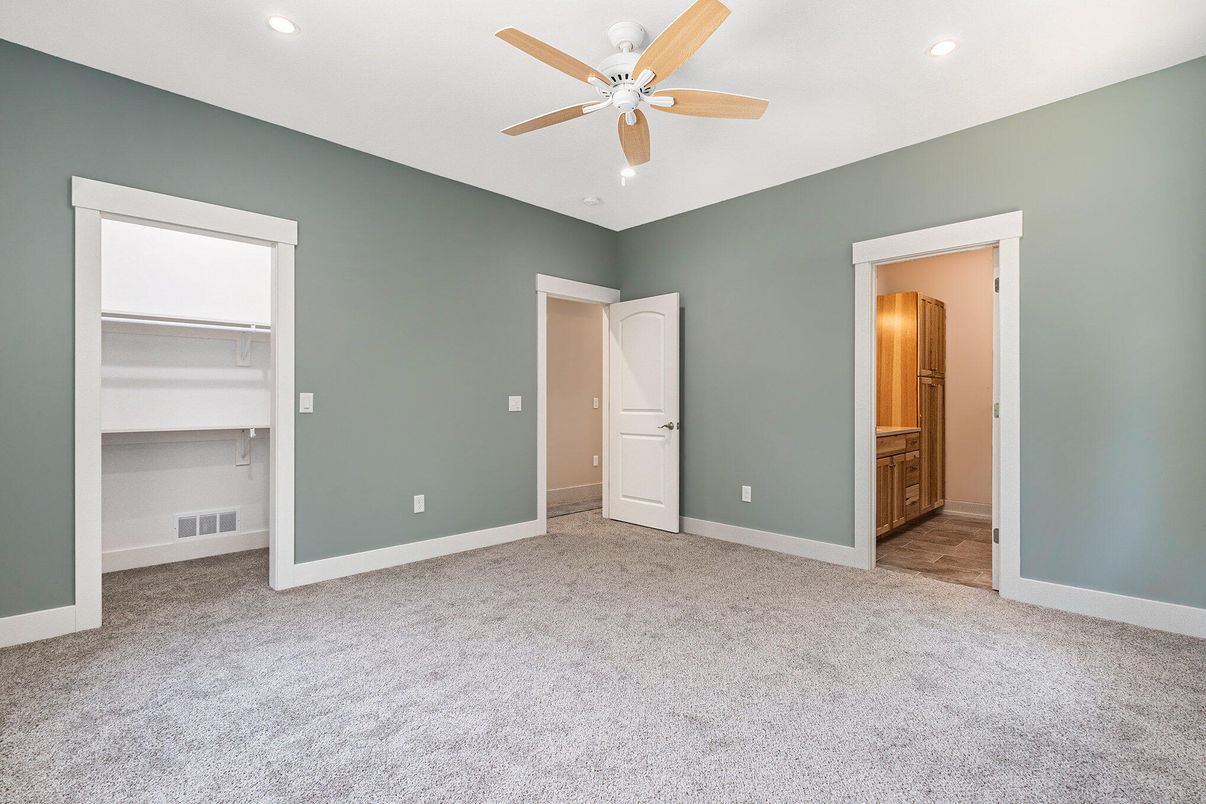 Bathroom, Empty room, Interior, Recessed Lighting