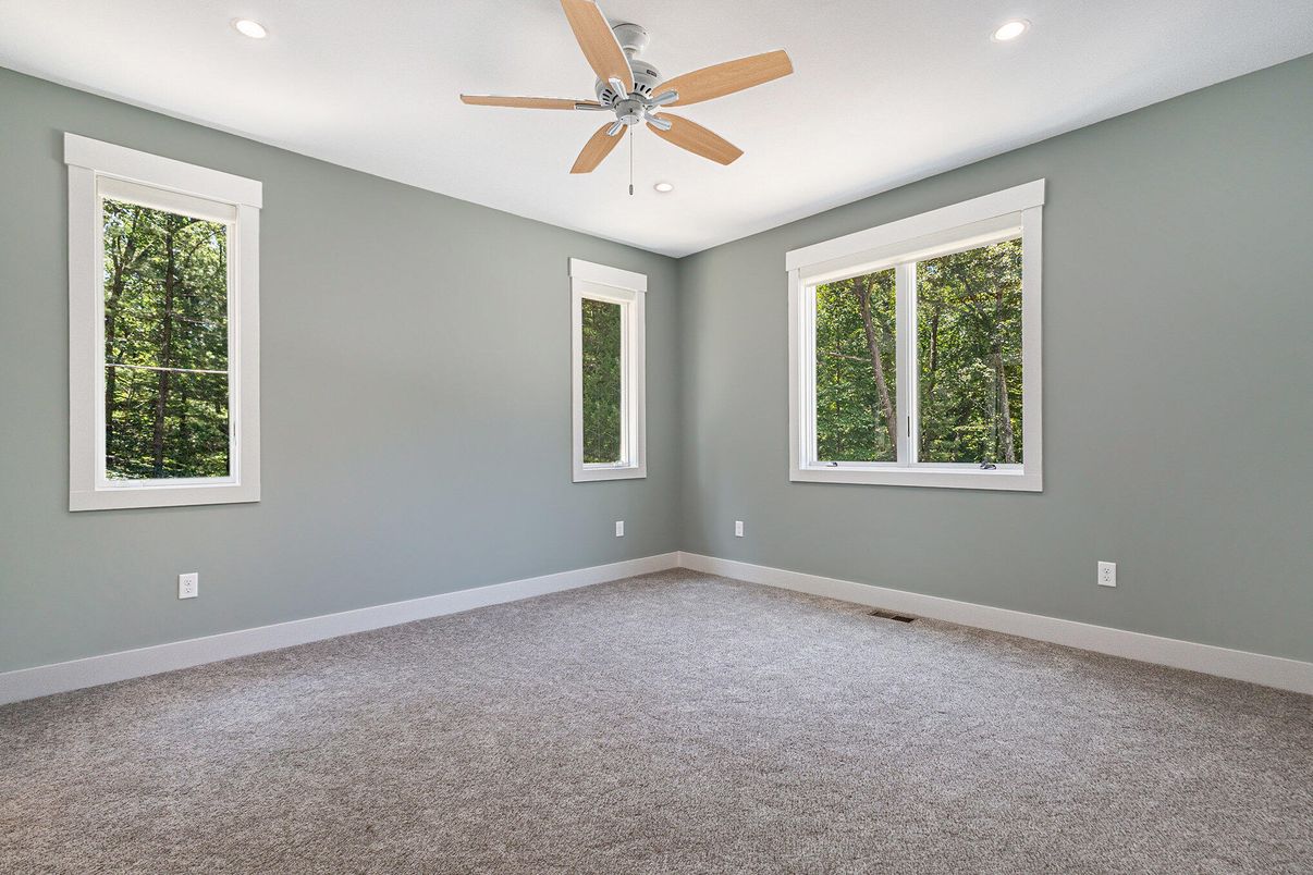 Empty room, Interior, Recessed Lighting
