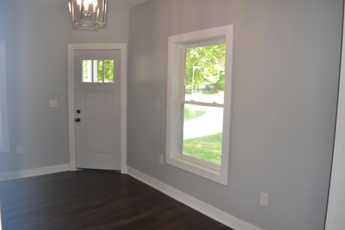 Interior, Pendant Lights, Wood Texture Flooring