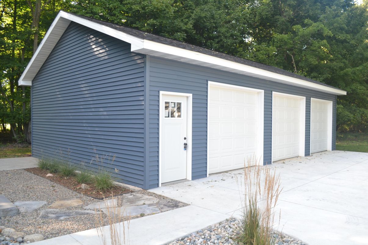 Detached Garage, Exterior