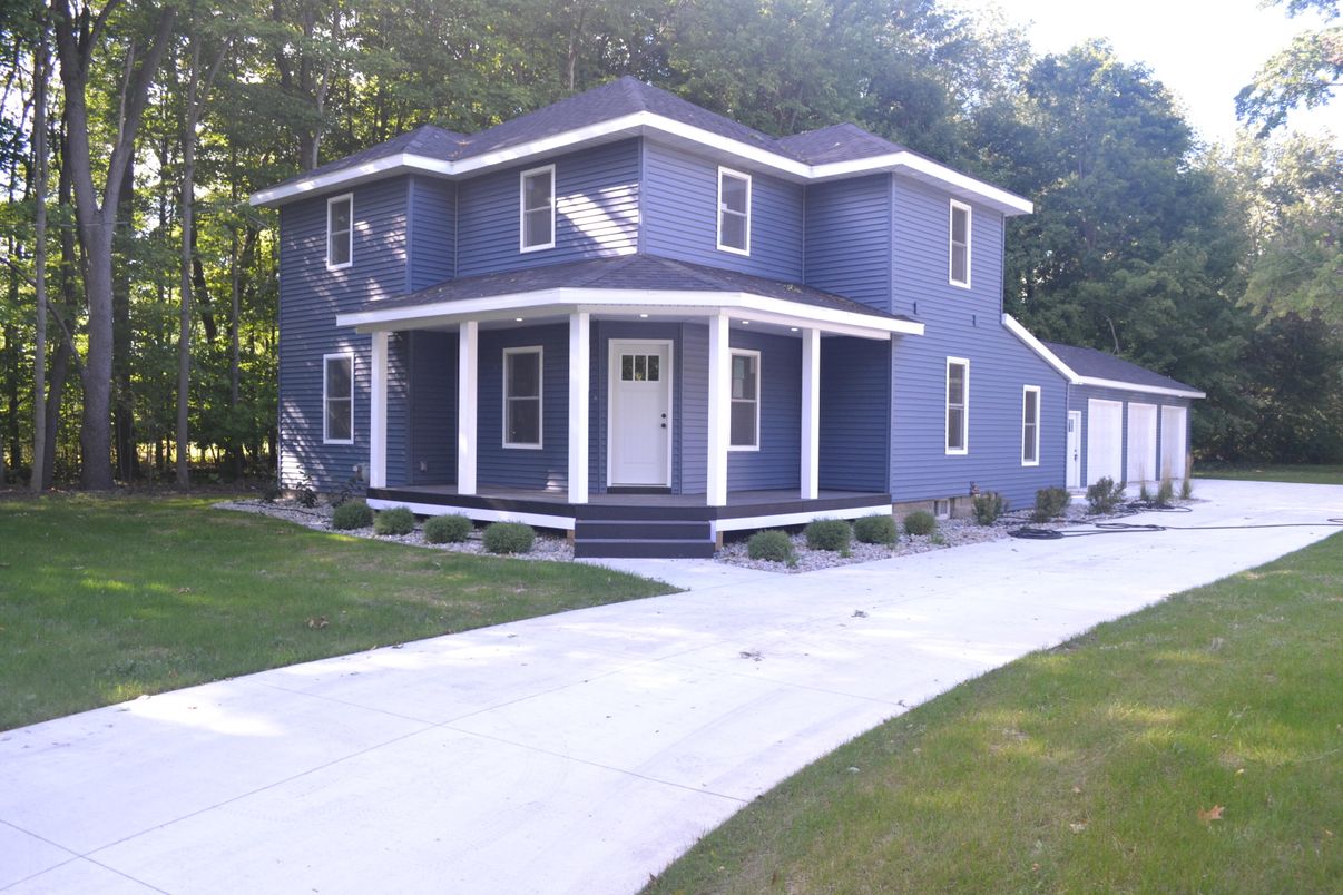 Exterior, Facade, Queen Anne Victorian