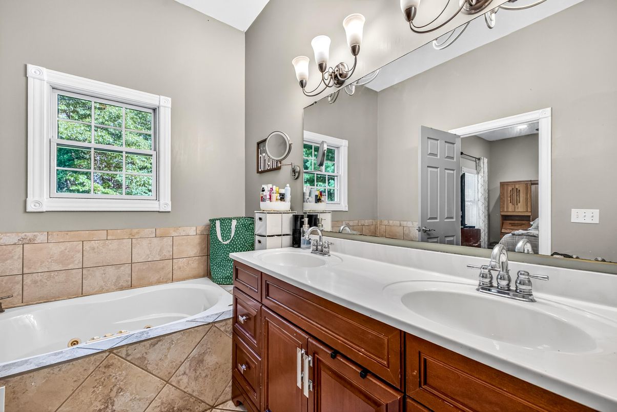 Bathroom, Dual Sink Vanities, Interior