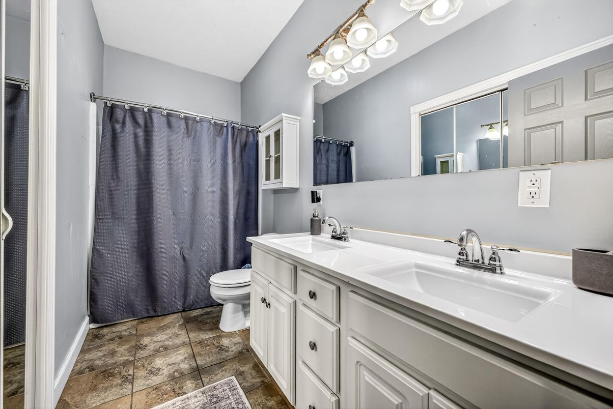 Bathroom, Dual Sink Vanities, Interior