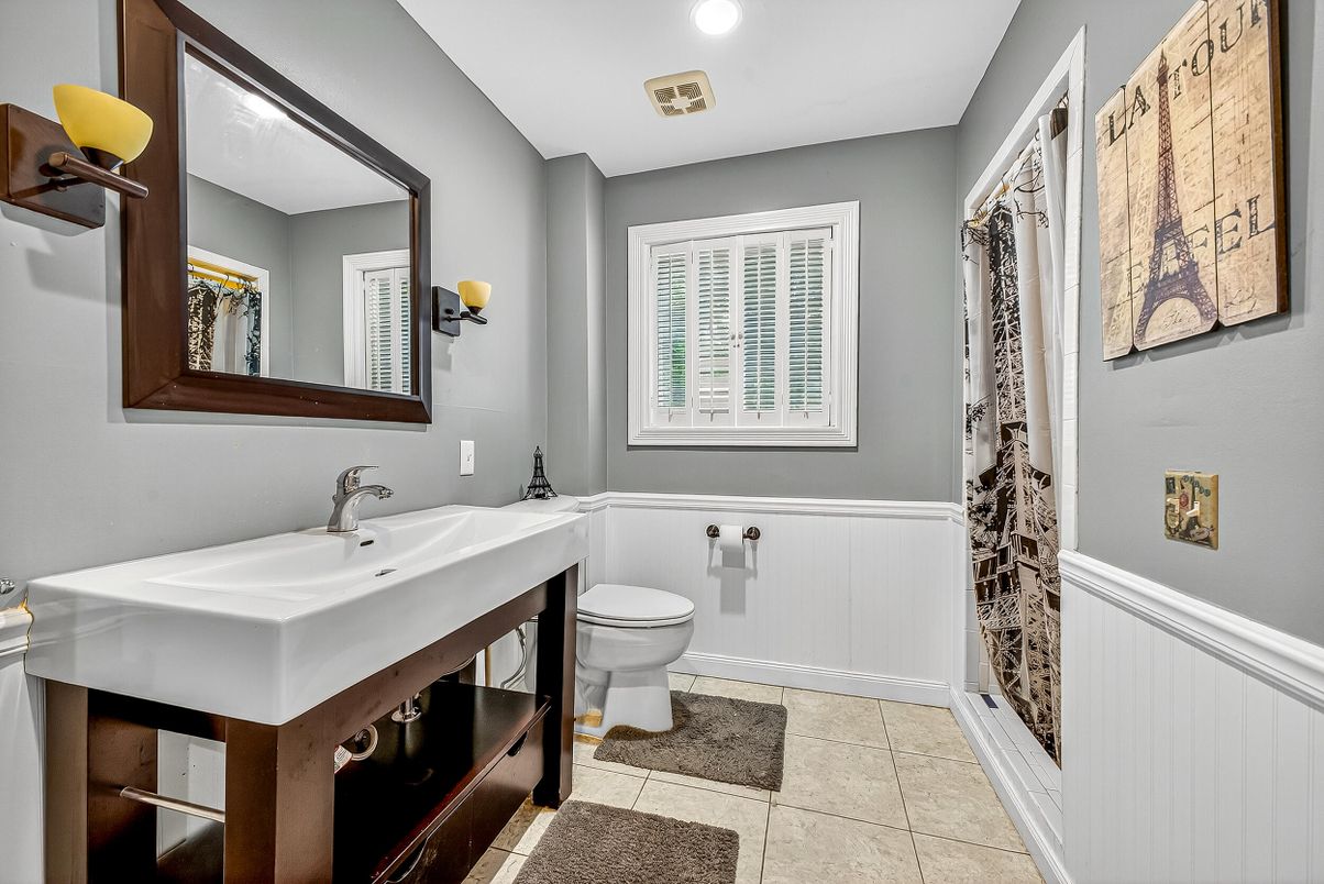 Bathroom, Interior, Recessed Lighting