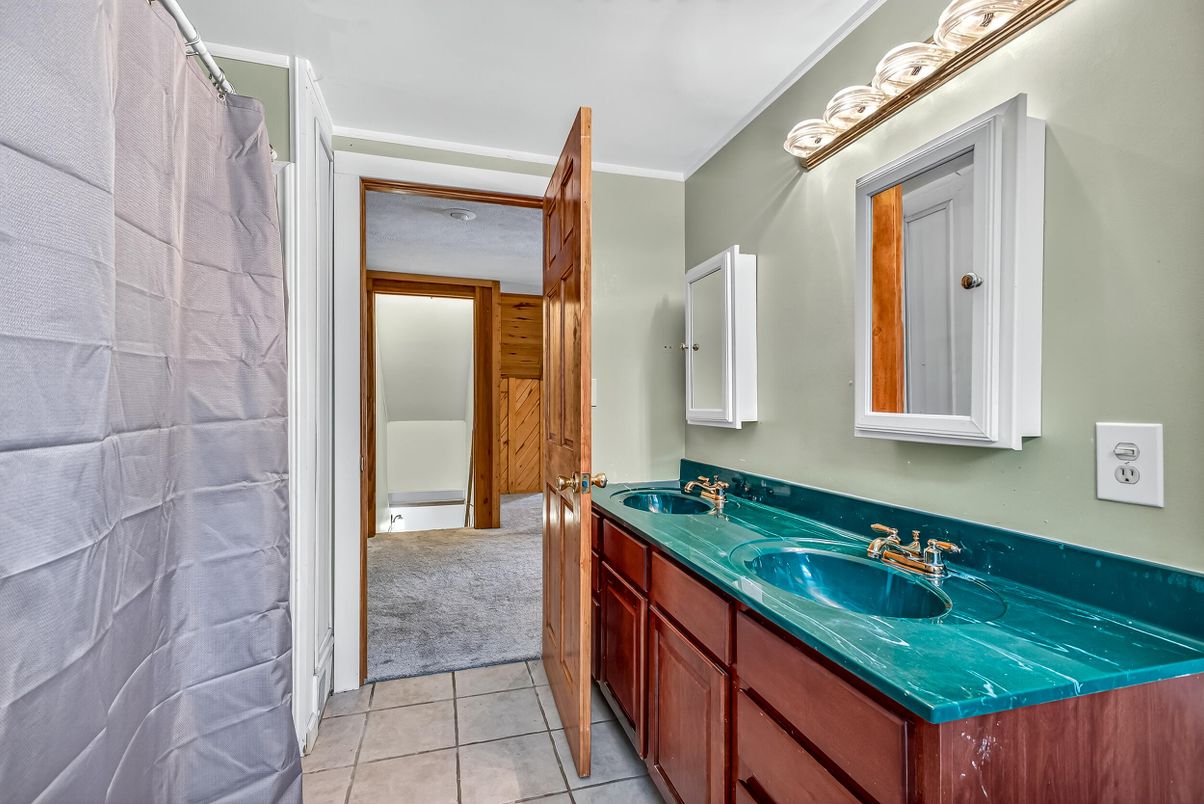 Bathroom, Dual Sink Vanities, Interior