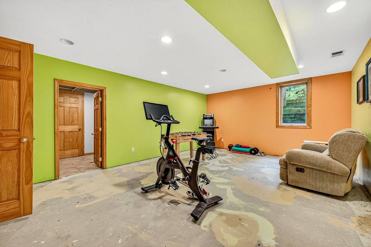 Fitness Equipment, Interior, Recessed Lighting