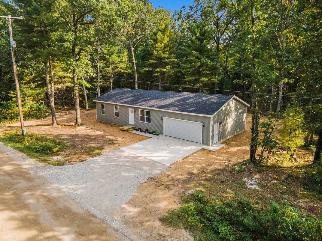 Backyard, Detached Garage, Exterior