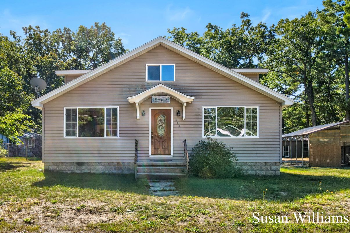 Exterior, Facade, None