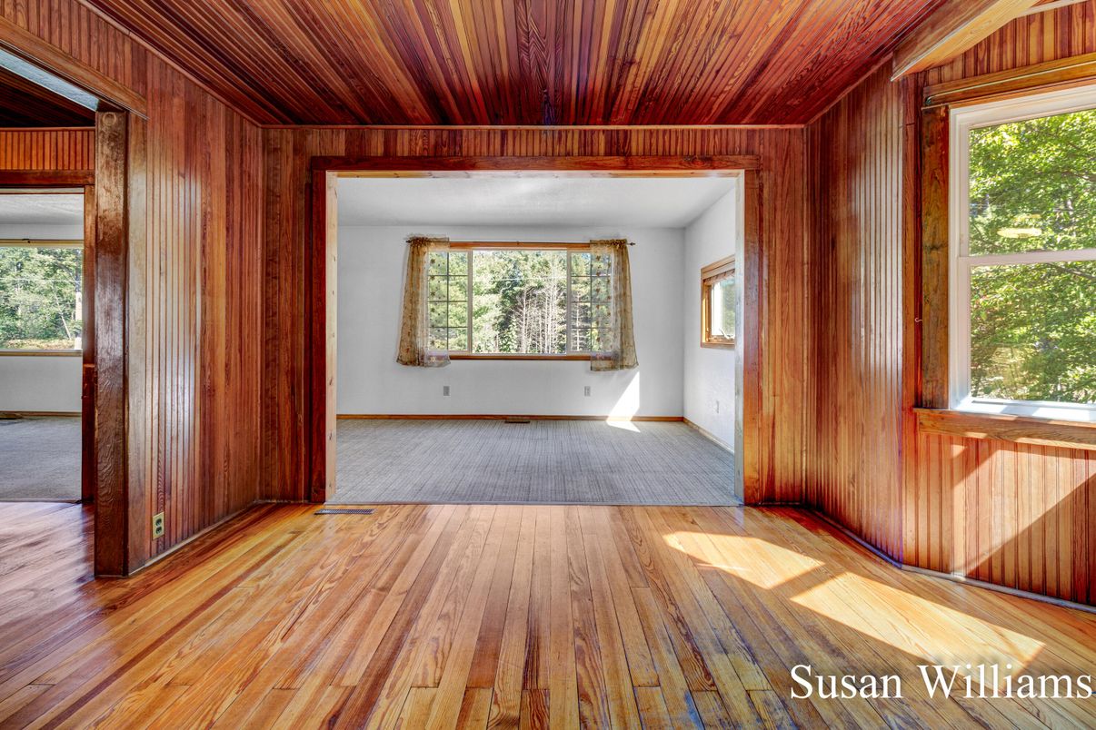 Empty room, Interior, Wooden Ceilings, Wood Texture Flooring, Wooden Walls