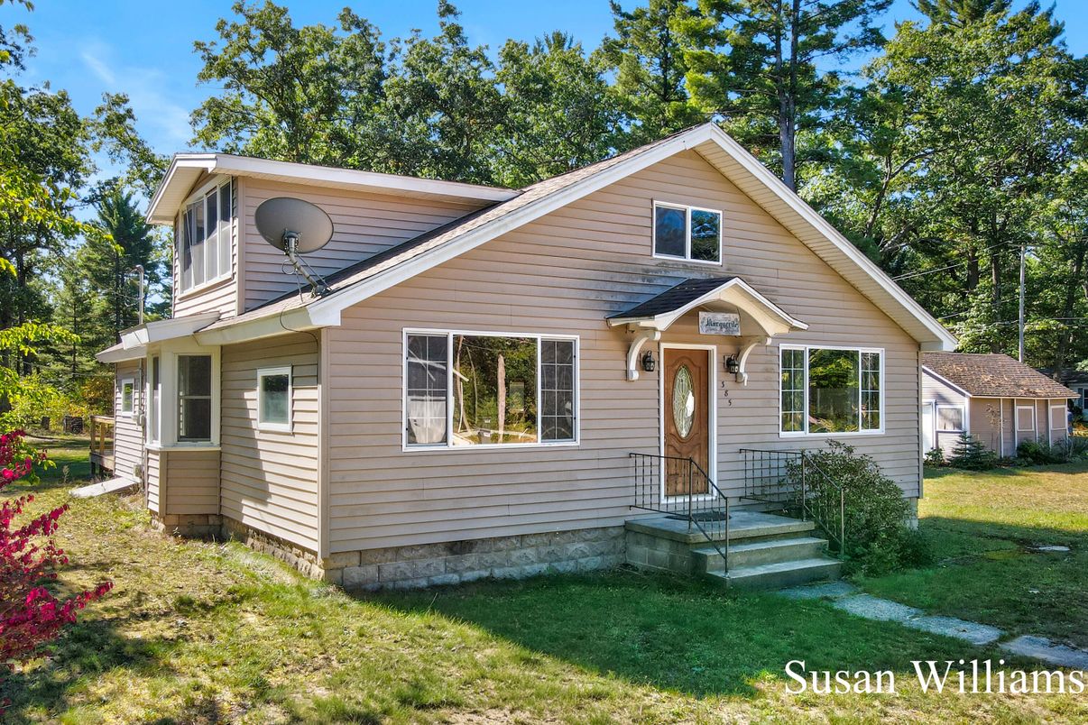 Exterior, Facade, Cape Cod