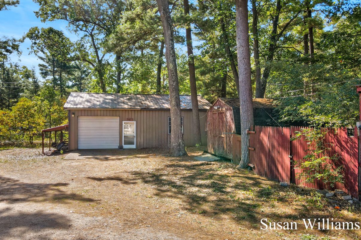 Backyard, Detached Garage, Exterior