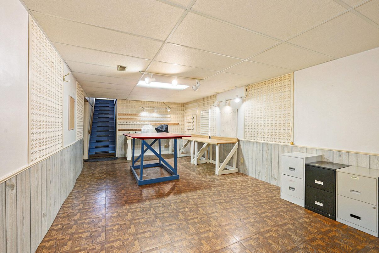 Interior, Wooden Walls