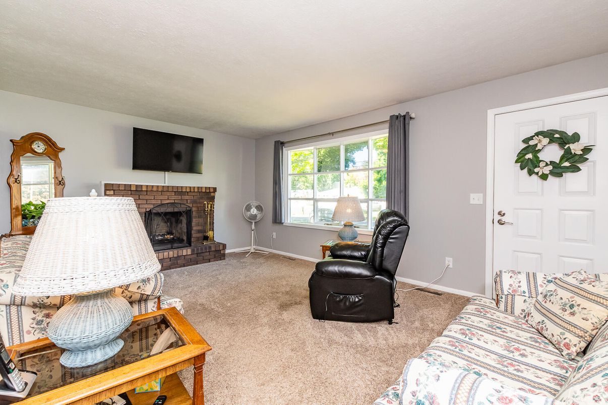 Fireplace, Interior, Living room