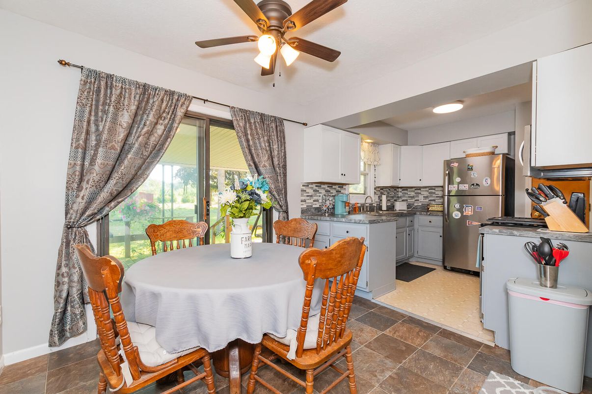 Dining room, Interior, Kitchen, Recessed Lighting