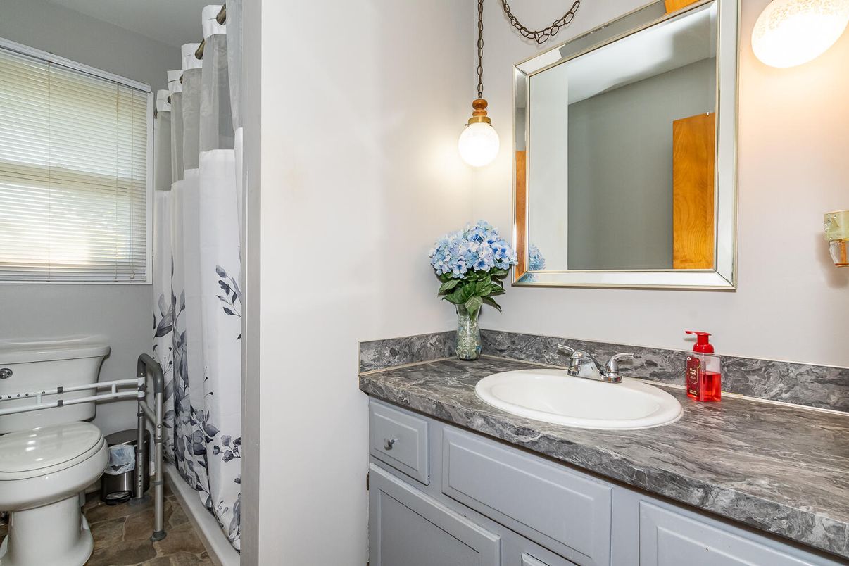 Bathroom, Interior, Pendant Lights