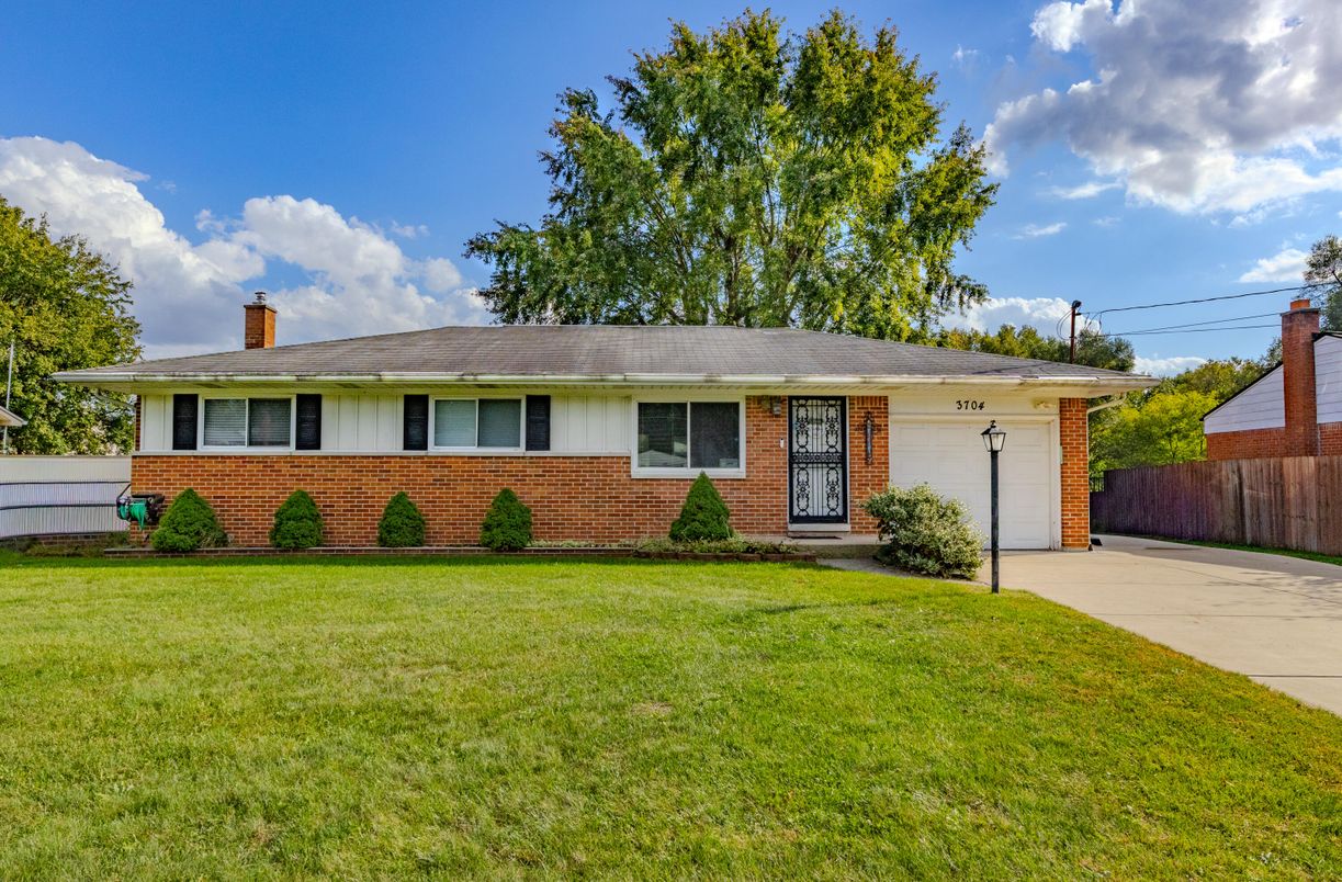 Attached, Exterior, Facade, Brick Facade, Ranch