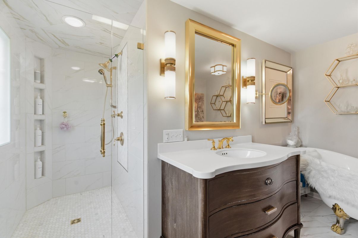 Bathroom, Interior, Marble Walls, Recessed Lighting