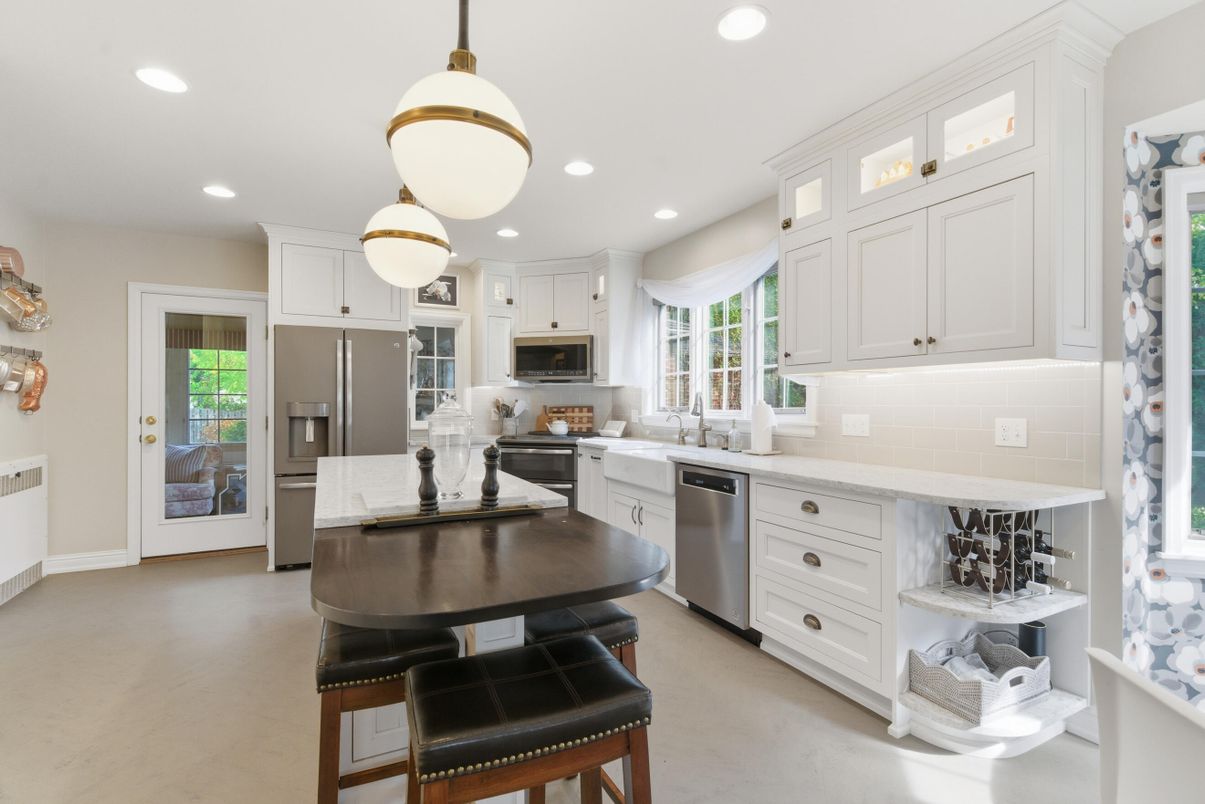 Interior, Kitchen, Pendant Lights, Recessed Lighting, Stainless Steel Appliances