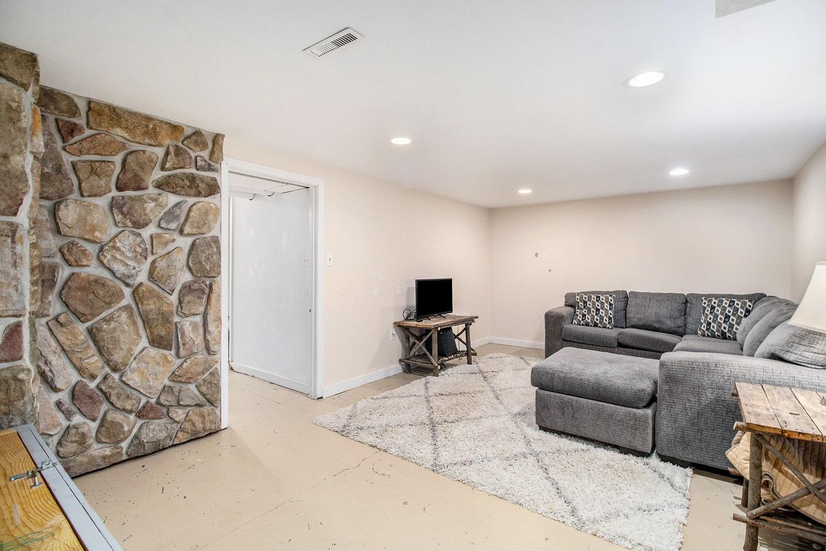 Interior, Living room, Recessed Lighting, Stone Walls