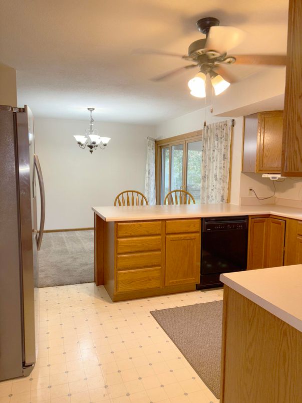Chandelier, Dining room, Interior, Kitchen