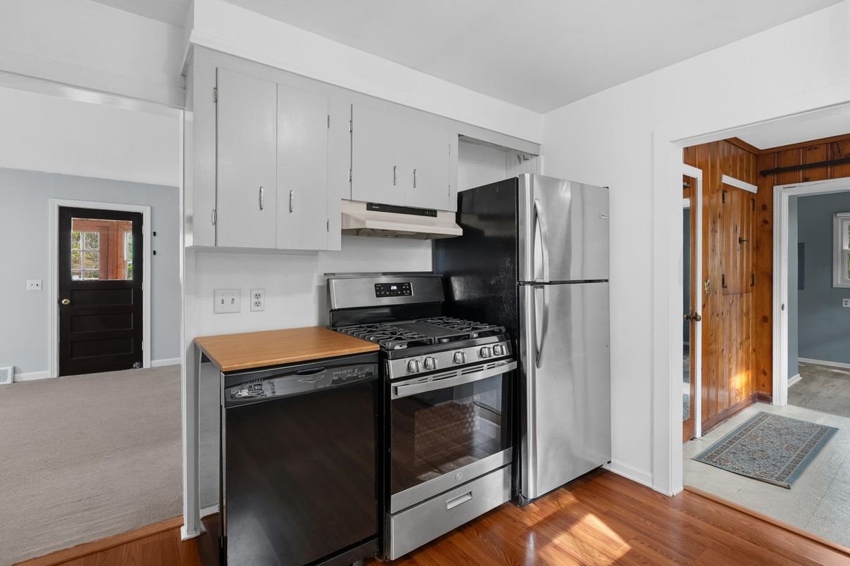 Interior, Kitchen, Stainless Steel Appliances, Wood Texture Flooring