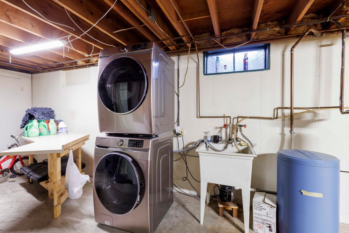 Interior, Washer, Wooden Beams, Wooden Ceilings