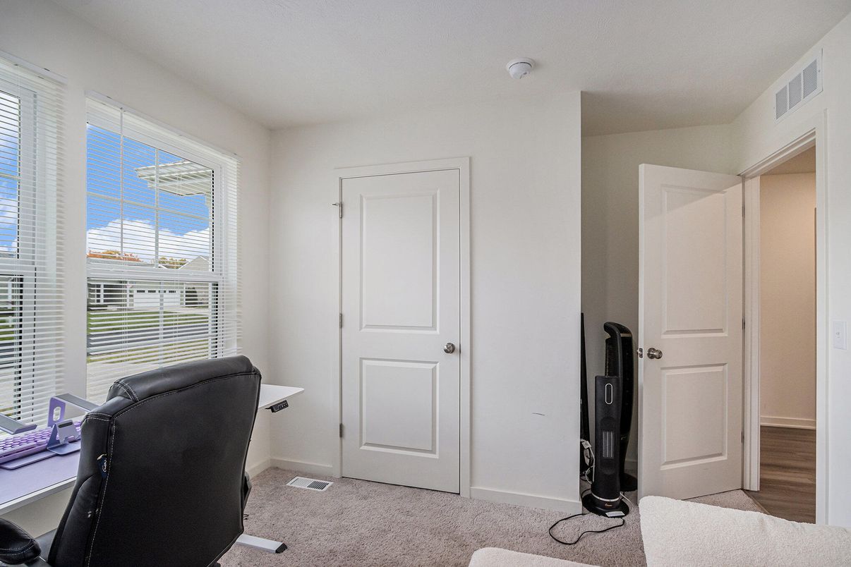 Home Office, Interior