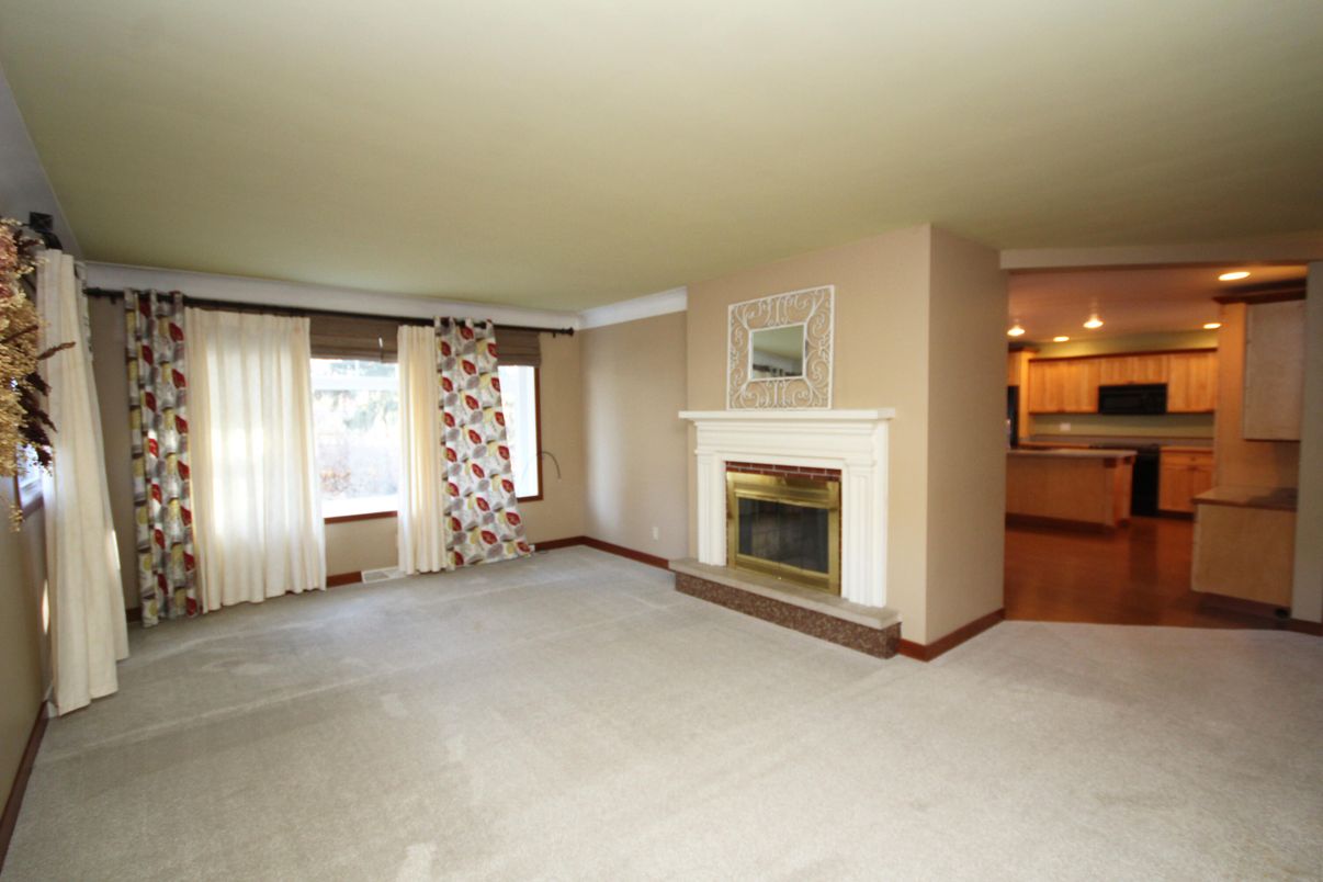 Empty room, Fireplace, Interior, Kitchen, Recessed Lighting