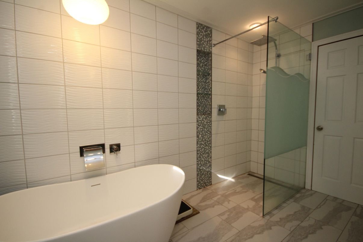 Bathroom, Free Standing Baths, Glass Shower, Interior
